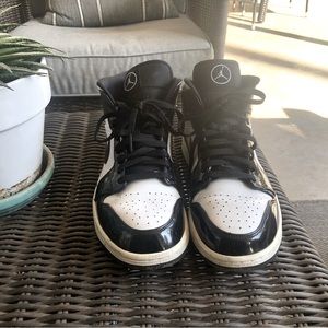 Jordan sneakers in great used condition! Size 11.